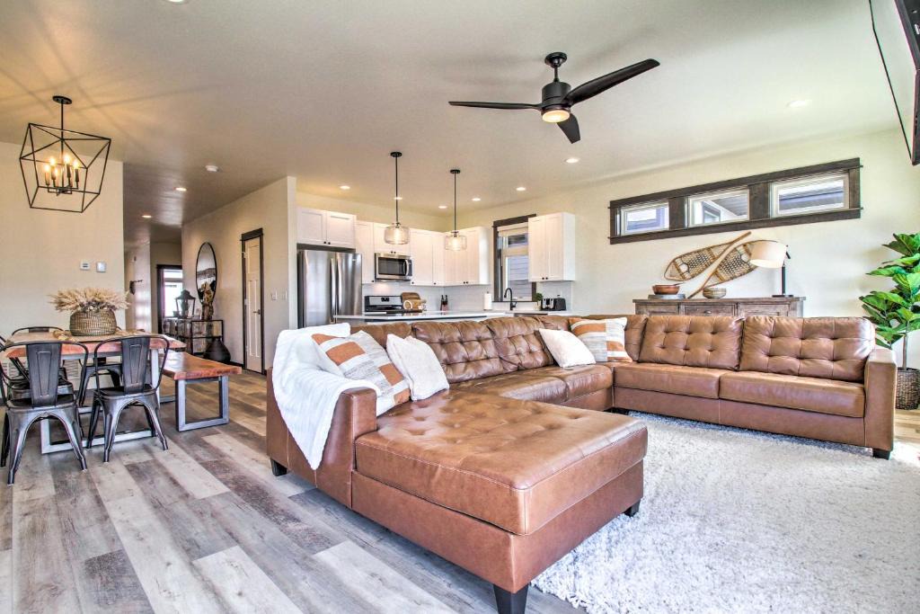 Four Corners House | Modern Bozeman Family Townhome w/Hot Tub!