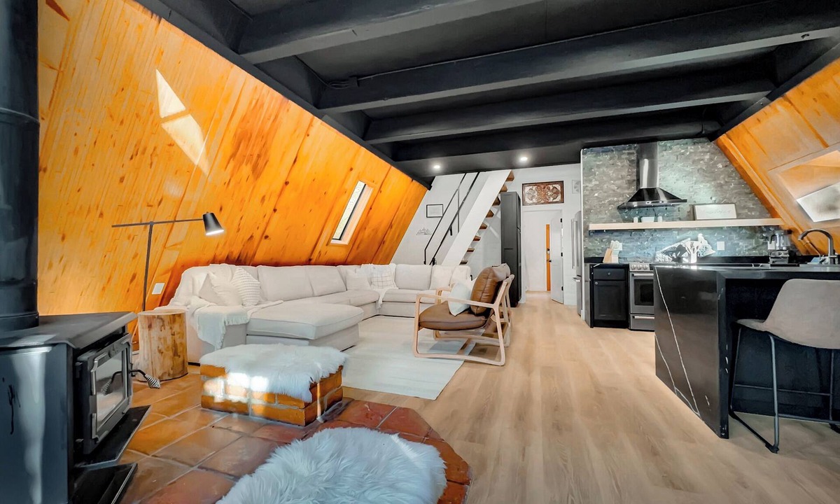 Strawberry Cabin | Modern Luxurious A-Frame - Playground