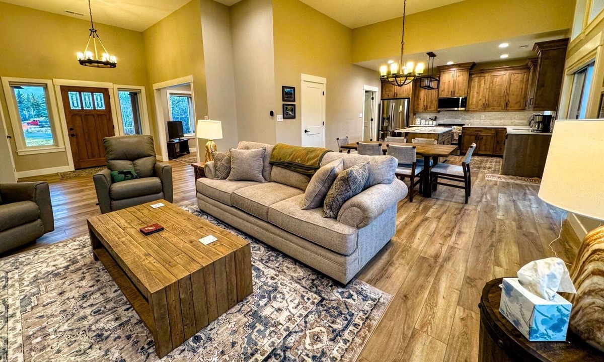 Driggs House | Modern Mountain Family Home on Ski Hill Road — Pet Friendly + A/C