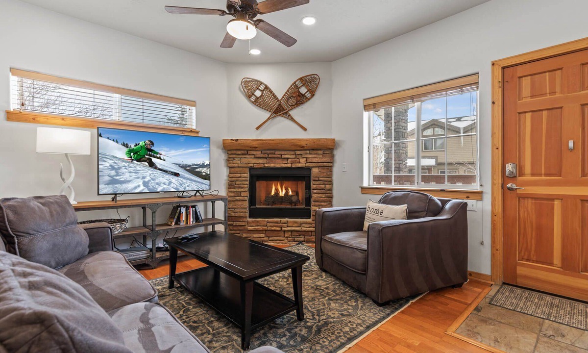 Bear Hollow Village House | Moose Mgmt at Bear Hollow 5519: King bed-Reliable WiFi-AC-Pvt Hot Tub-Parking