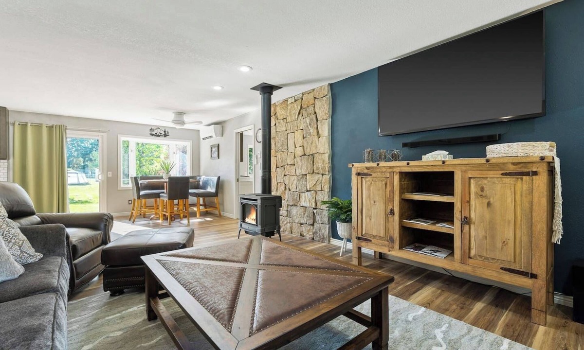 Kalispell House | Mountain Bliss | 40 Min to Glacier National Park