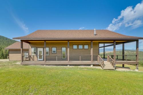 Rexford House | Mountain & Lake View: Rexford Estate on 28 Acres!