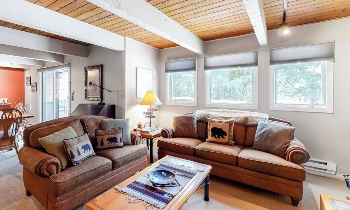 Big Sky Meadow Village Condo | Mountain-view condo with hot tub & pool access - walk to Town Center