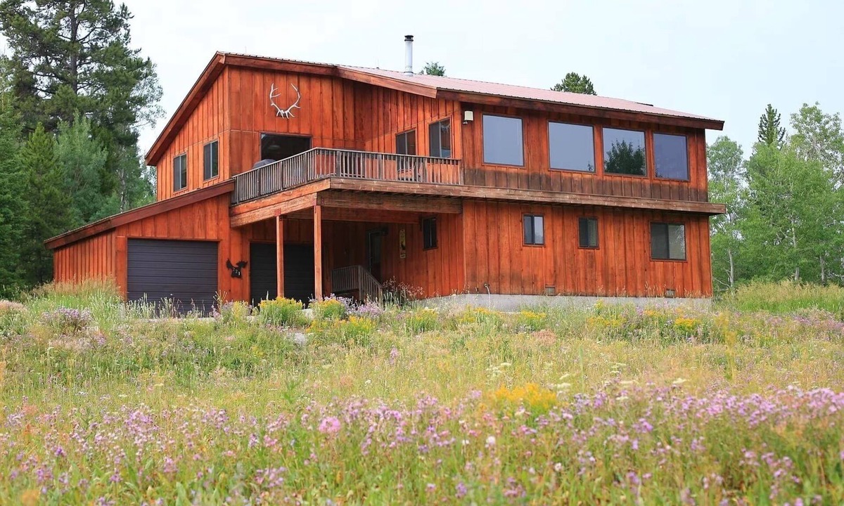 Lazy Acres House | Mountain Views, 3,000 sq ft home, 7 miles to West Yellowstone, Hot tub!