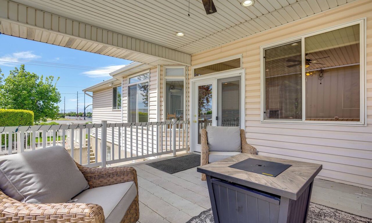 Clearfield House | Near Hill AFB! Dual-Unit Home w/Deck & Patio