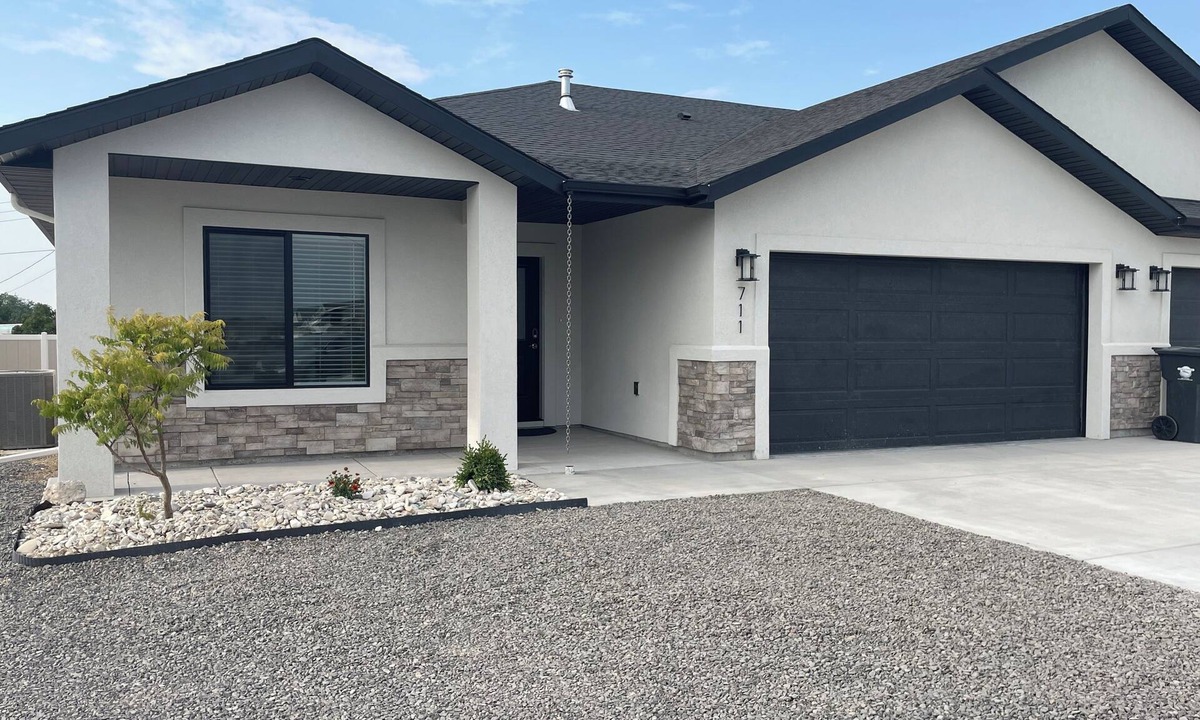 Twin Falls County House | New 3-bedroom duplex in Kimberly with WiFi