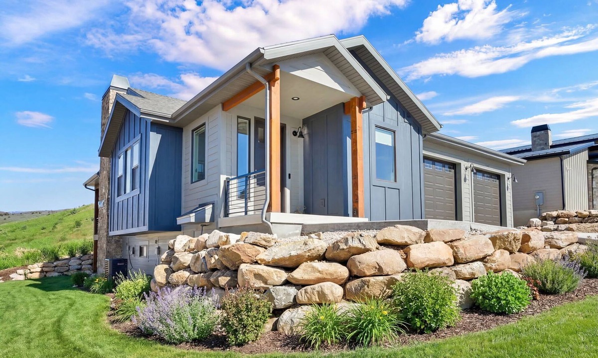 Wolf Creek House | New Build Family Friendly Fire Pit Hot Tub Powder