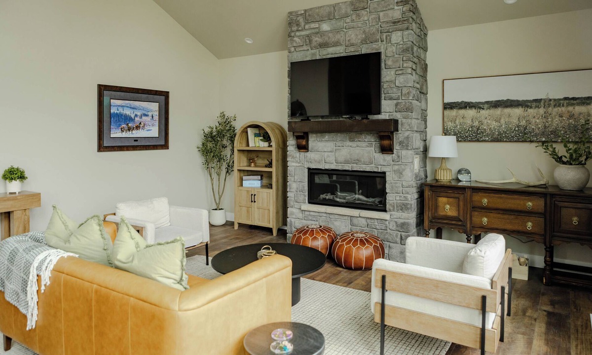 Red Lodge Cottage | NEW charming 3 bedroom cottage nestled on the scenic Red Lodge Golf Course