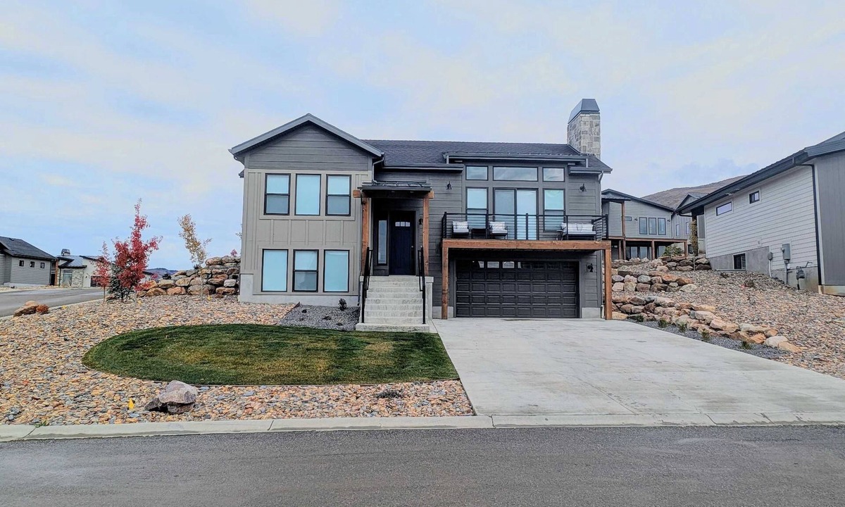 Wolf Creek House | New home & furnishings, 4BR 4Bath, View, Amenities