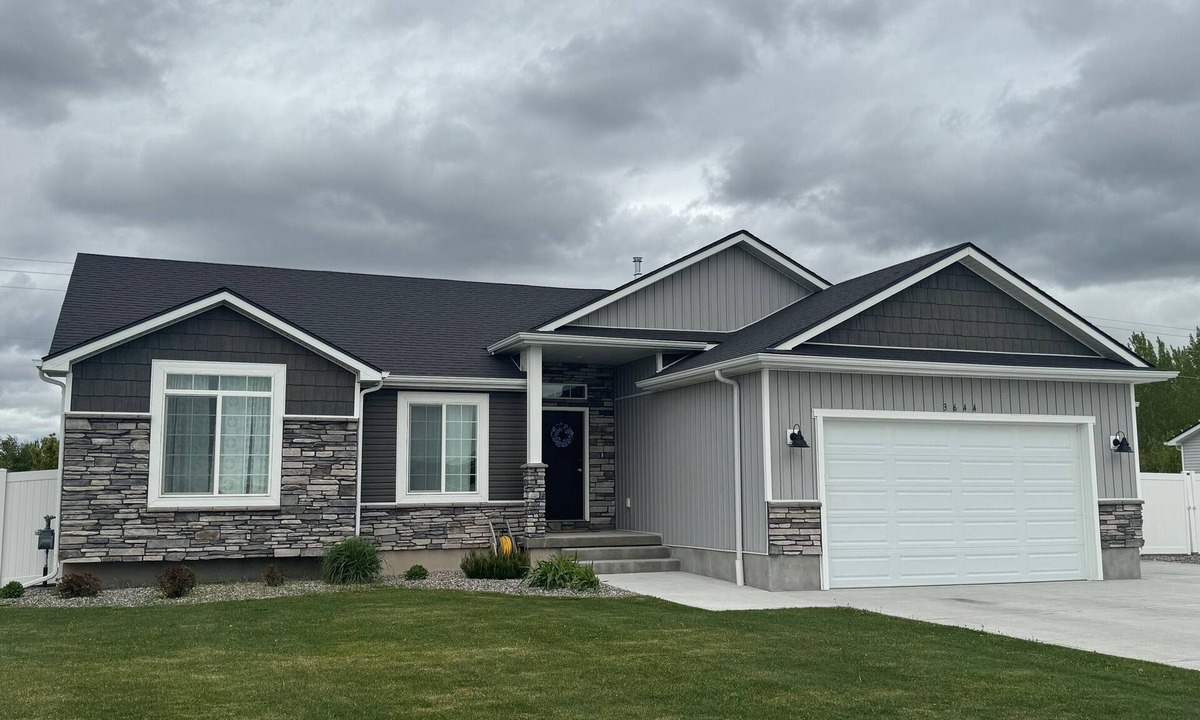 Idaho Falls House | New Home with 3 beds, 2 baths. Family and dog-friendly