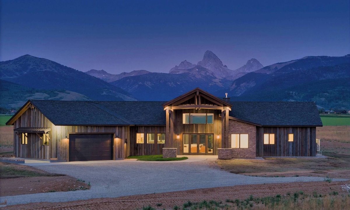Driggs House | New Luxury 6BR Teton View Lodge - Summer Escape