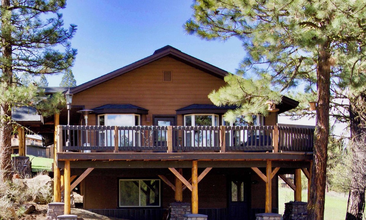 New Meadows Cabin | New Meadows Cabin Game Room, Pool & Deck