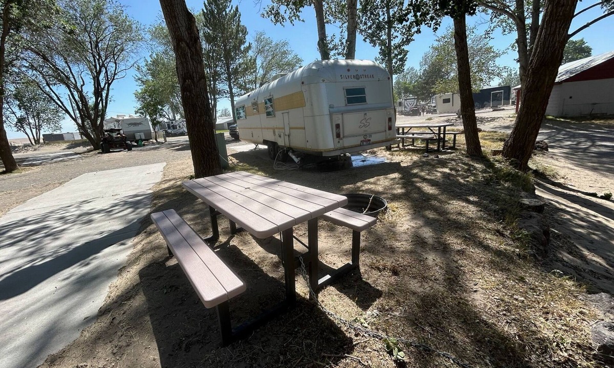 St. Anthony RV Rental | *NEW* Sand Dunes Vintage Camper ~Sand Hills Resort
