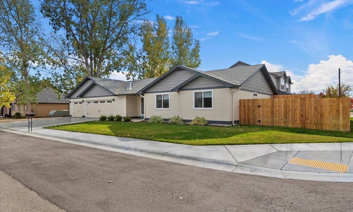 West Valley House | New West Boise home with hot tub / game room