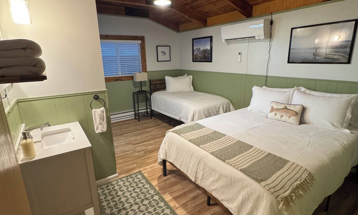 Fort Smith Cabin | Newly Remodeled Bighorn Mountain View Cabin