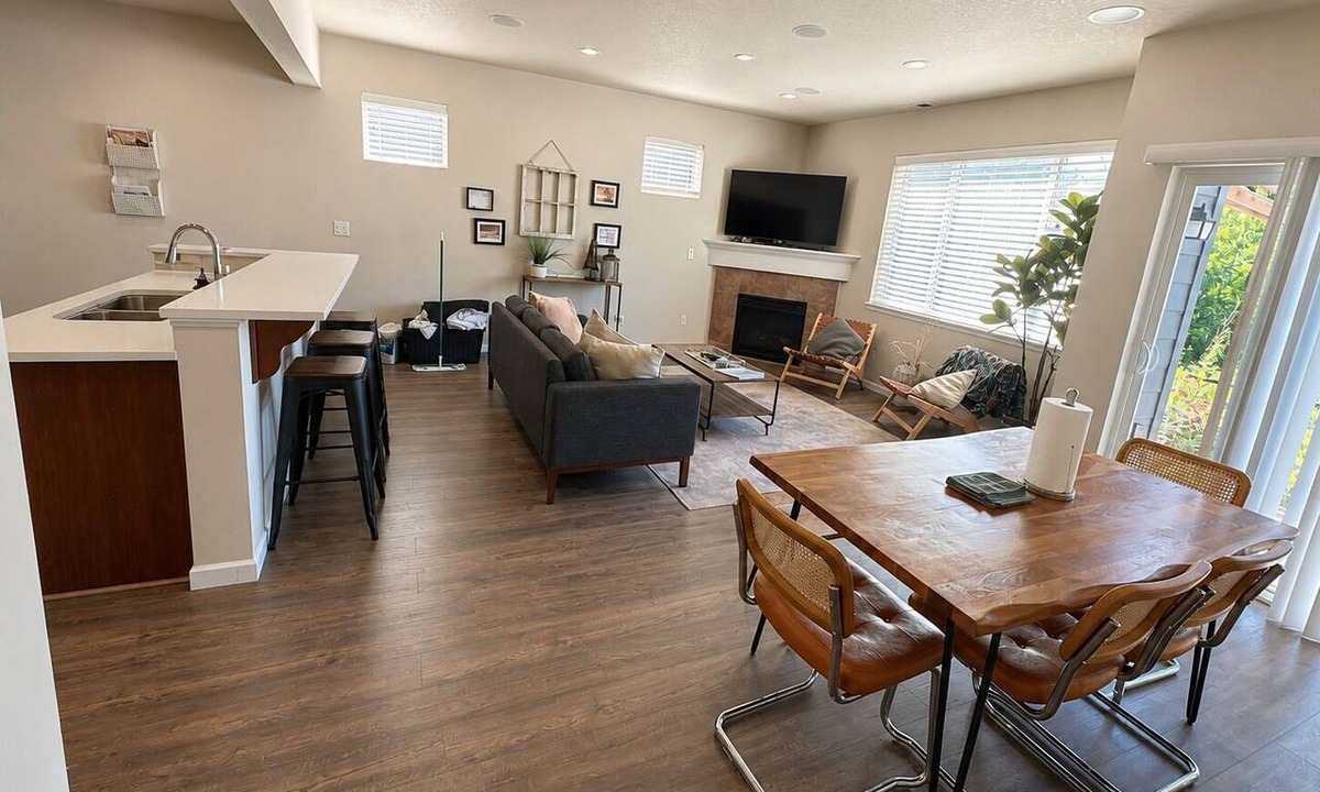 Aloha House | Newly remodeled with creek view