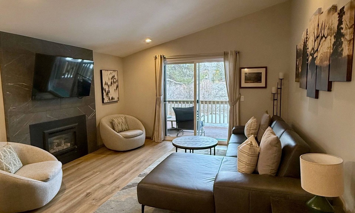 Sun Valley Condo | Newly renovated stand alone dog friendly condo. Elkhorn amenities included.