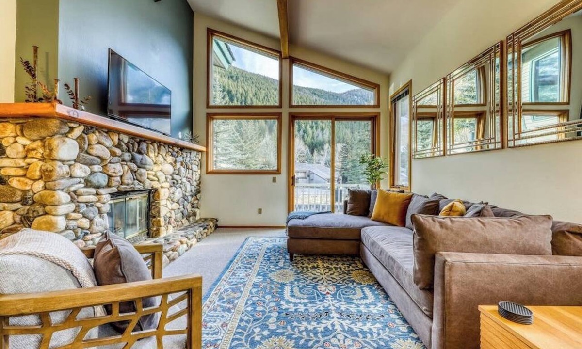 Warm Springs Condo | Newly-updated Warm Springs condo w/ski & mountain views - Dogs ok