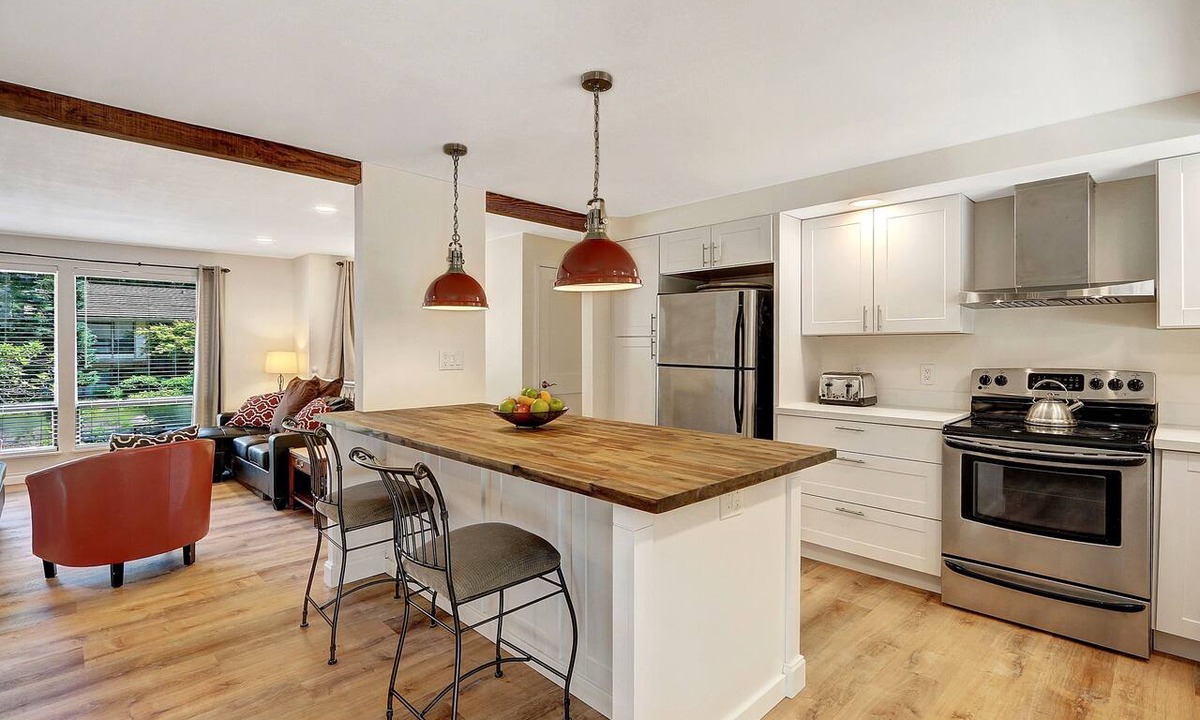 Education Hill House | P5A 3BR/2BA House - Near schools, Microsoft and Woodinville Wine District