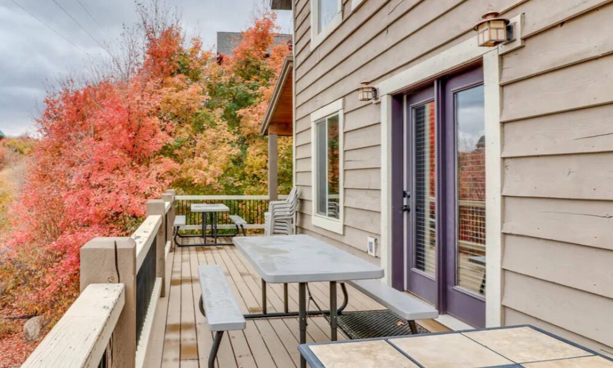 Harbor Village Cabin | Panoramic Bear Lake Views! 5BR/3BA Custom Cabin | Sleeps 20 | Perfect for Reunions