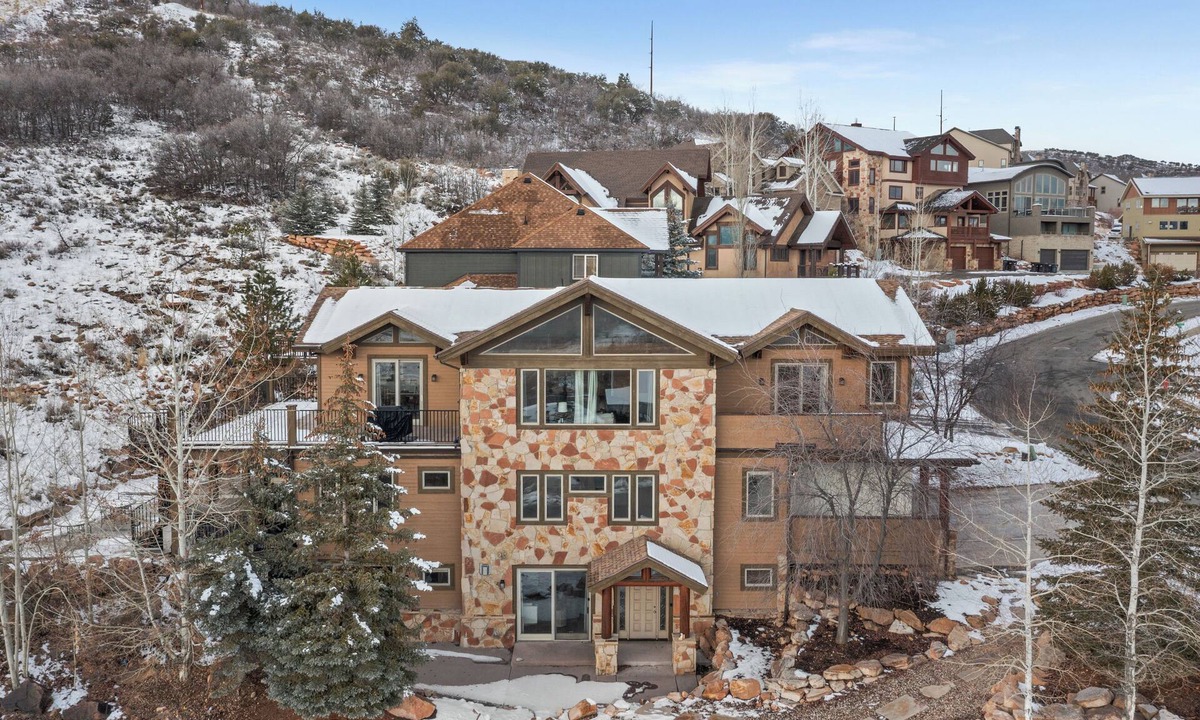 Bear Hollow Village House | Park City Mountain Retreat with Lavish 7-Bedrooms for Winter and Summer Fun