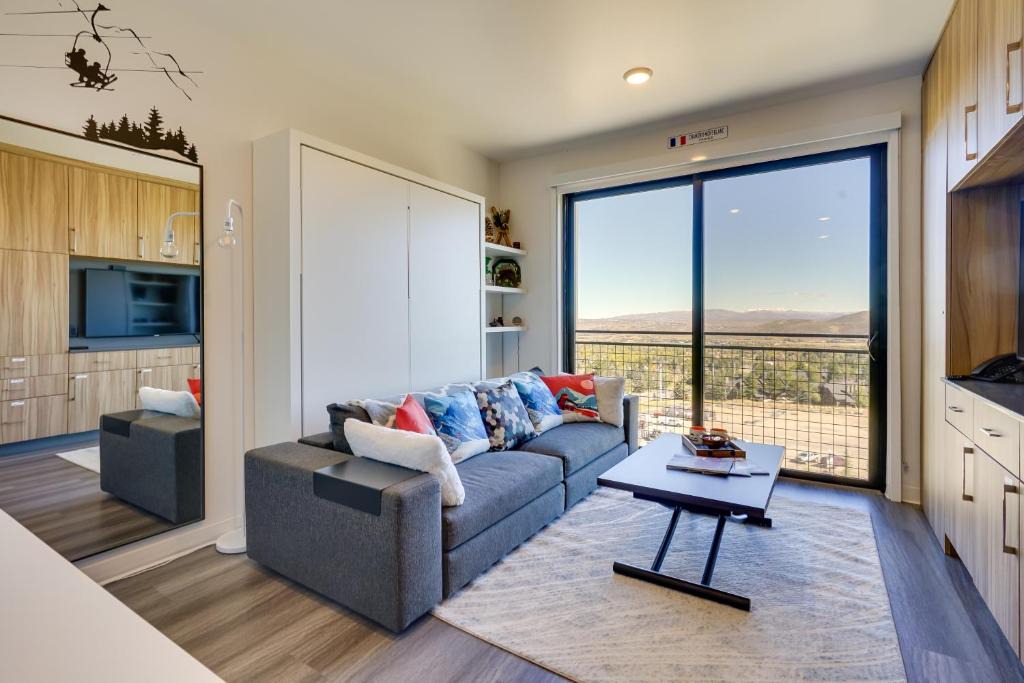 Park City Apartment | Park City Studio w/Mountain View: Walk to Lifts!