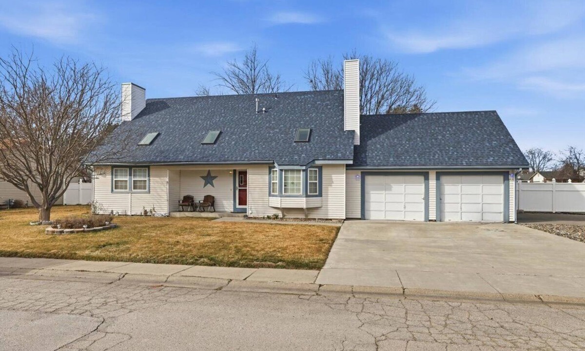 Mountain Home House | *Parking*Self Check-In*Full Kitchen*A/C*W/D