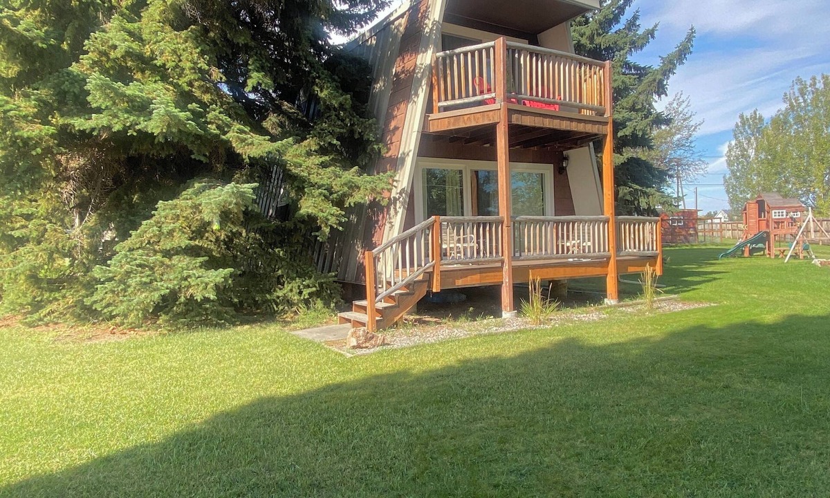 Billings House | Peaceful Billings Chalet