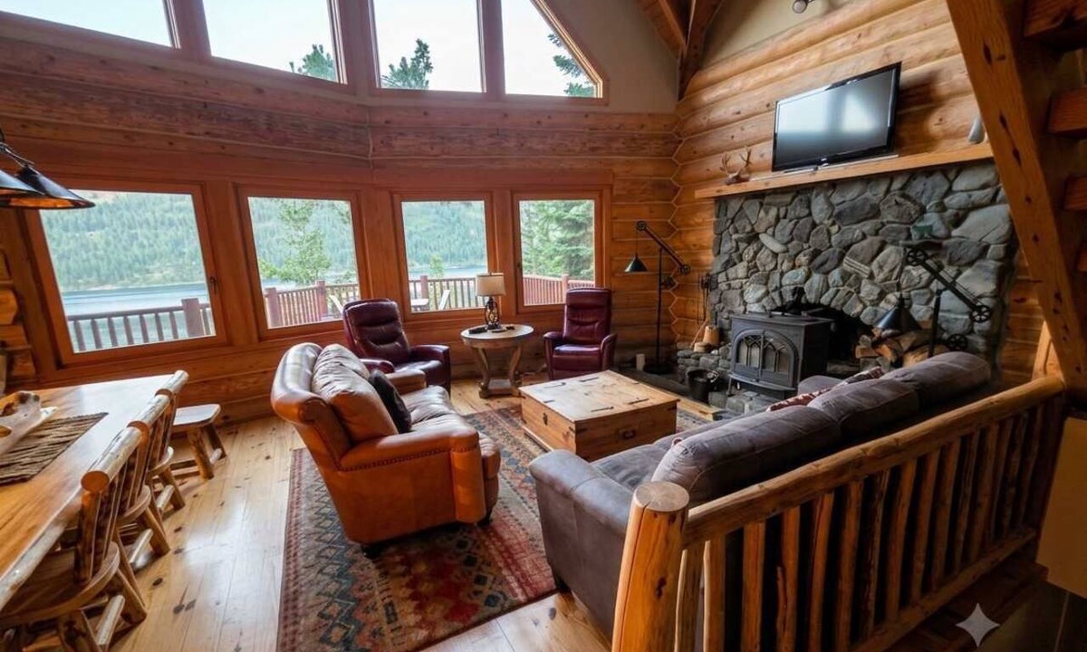 Enterprise House | Peaceful log cabin retreat with wildlife, mountain and lake views