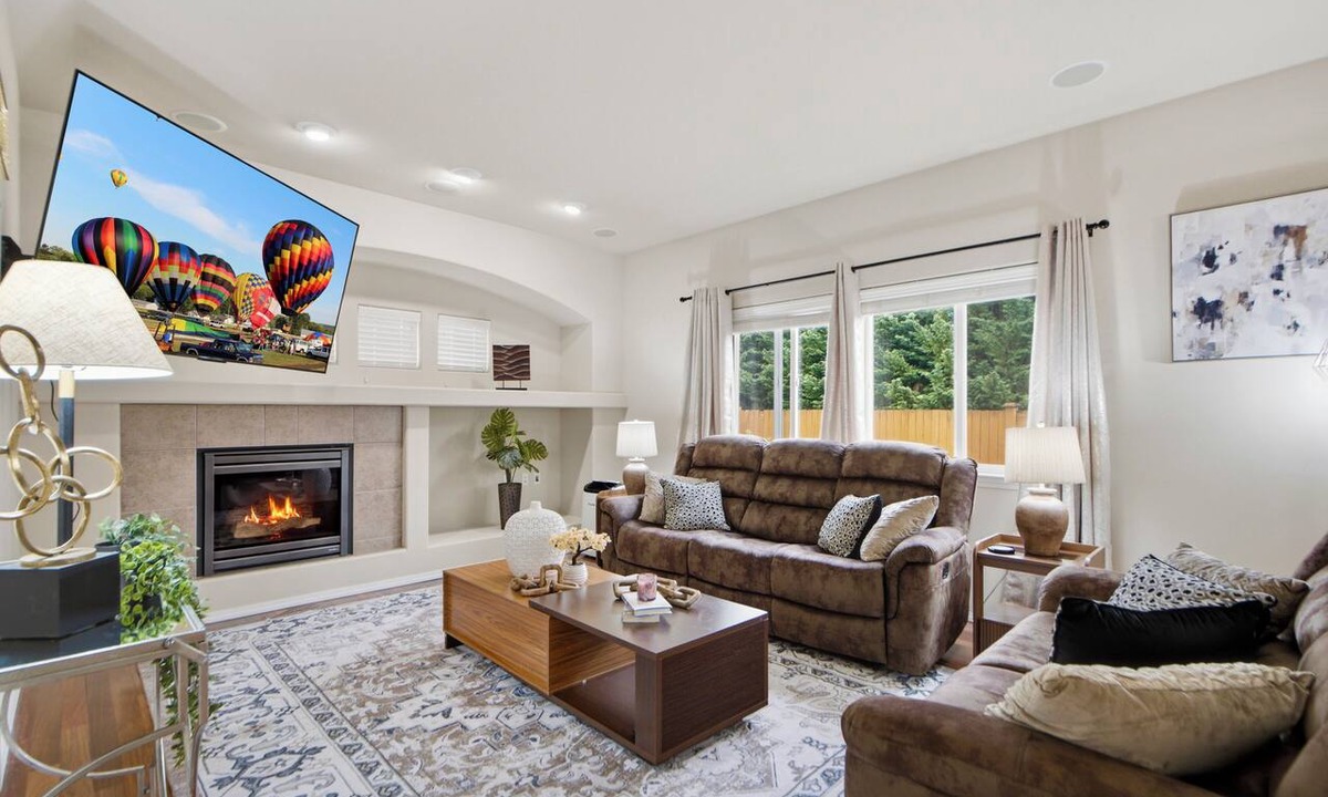 Marysville House | Perfect 4-bedroom house with full bath on main floor in welcoming Marysville