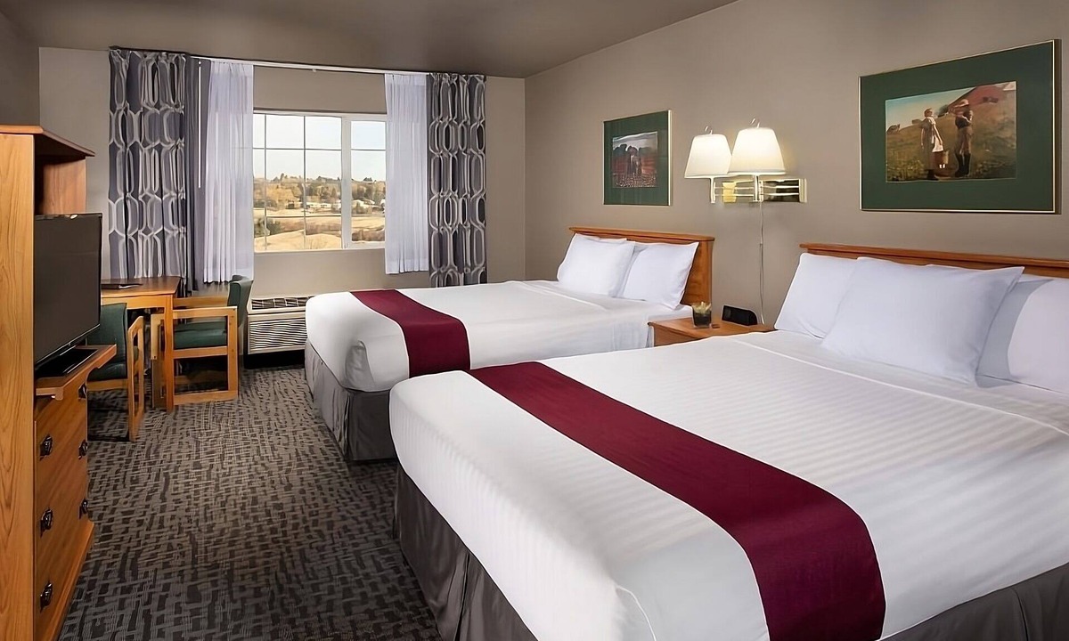 Pullman Hotel | Perfect For Getaway, Near WSU! Spacious Room w/Free Parking, Pool