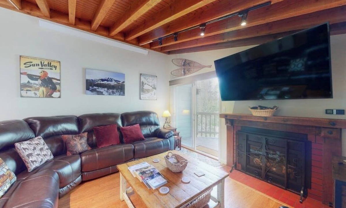 Sun Valley Condo | Perfect Mountain Gem Near Town & Slopes W/Free WiFi, Balcony & Shared Pool