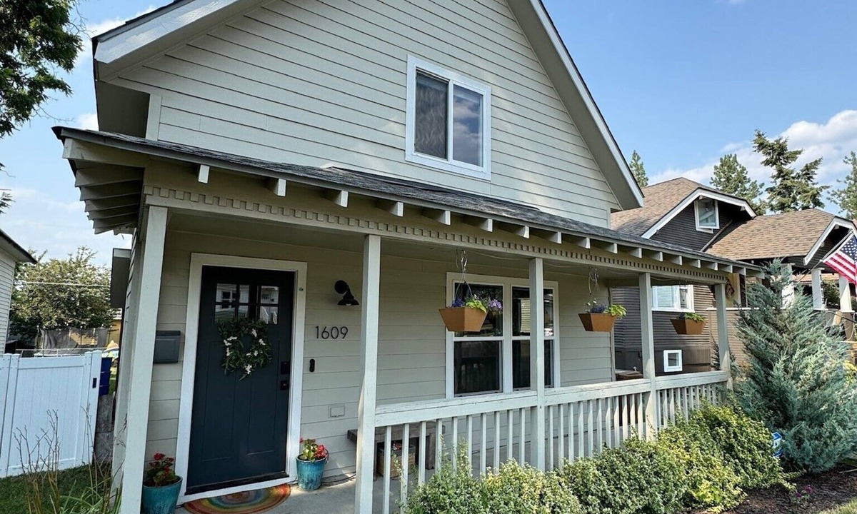 South Perry District House | Perry District Craftsman | Hot Tub & Fire Pit | Fenced Yard | 6 Min to Downtown
