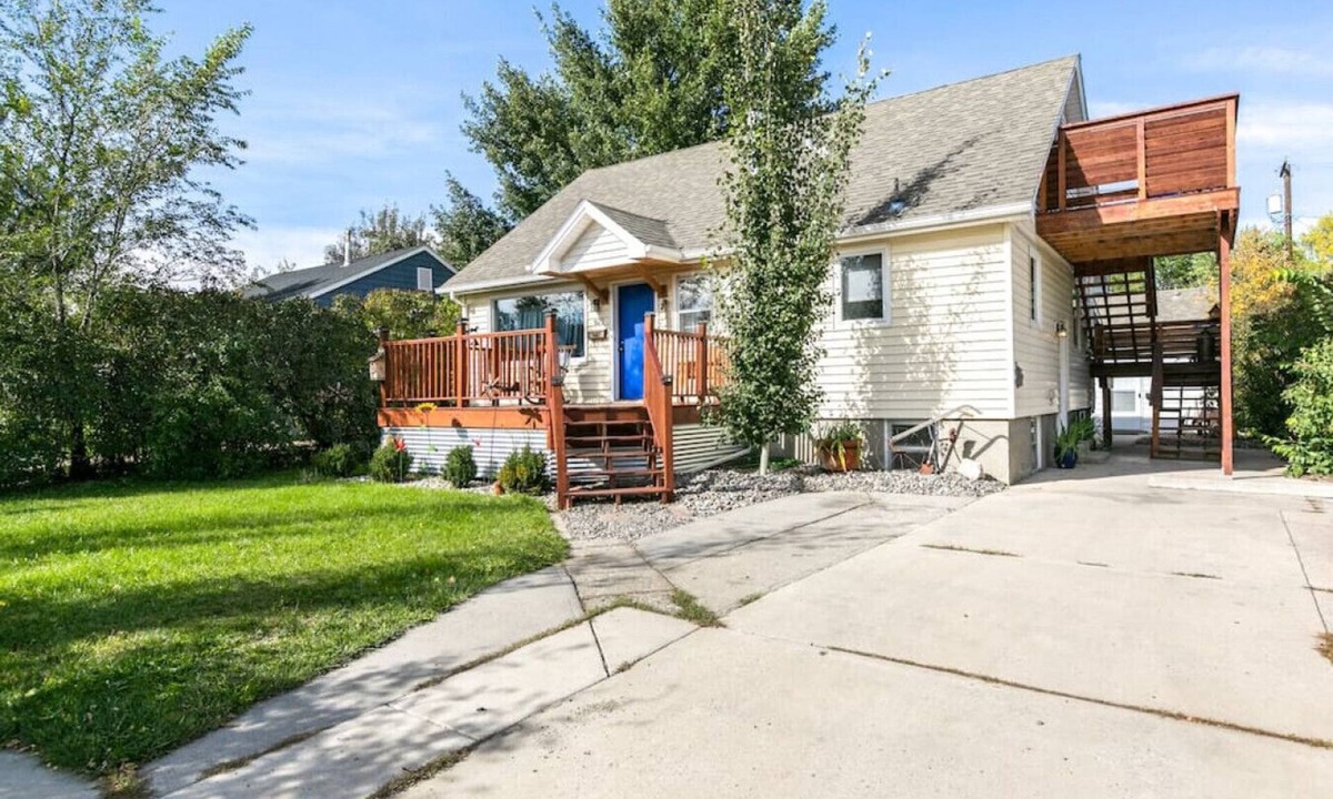 Central - Terry House | Pet Friendly Multi-Family with Hot tub & Sauna
