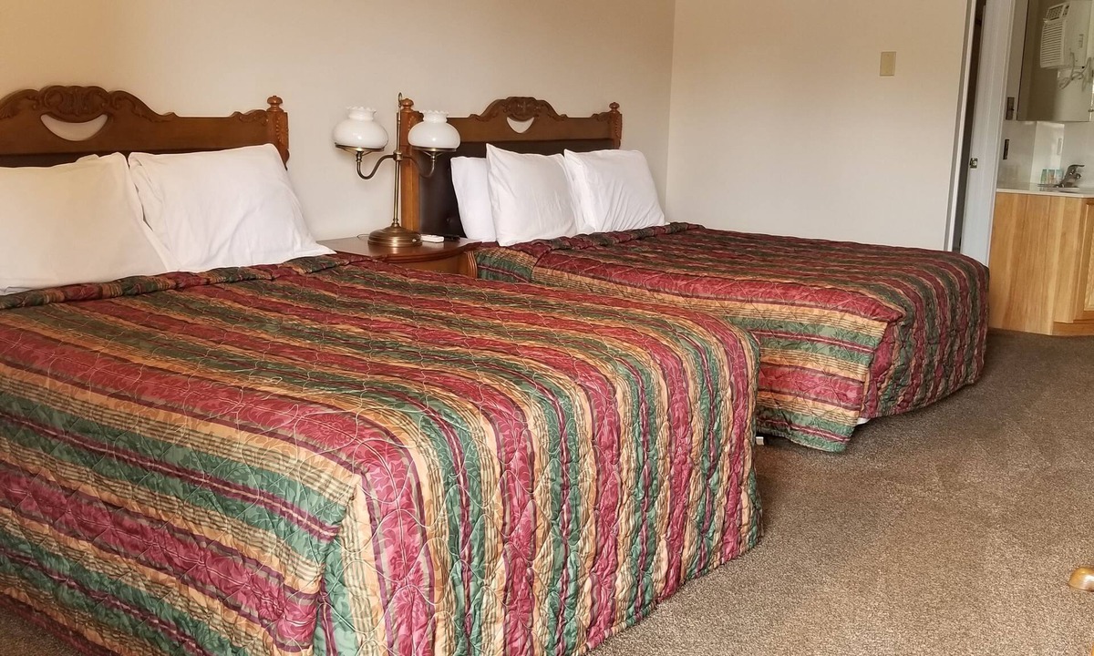 Preston Hotel | Plaza Motel