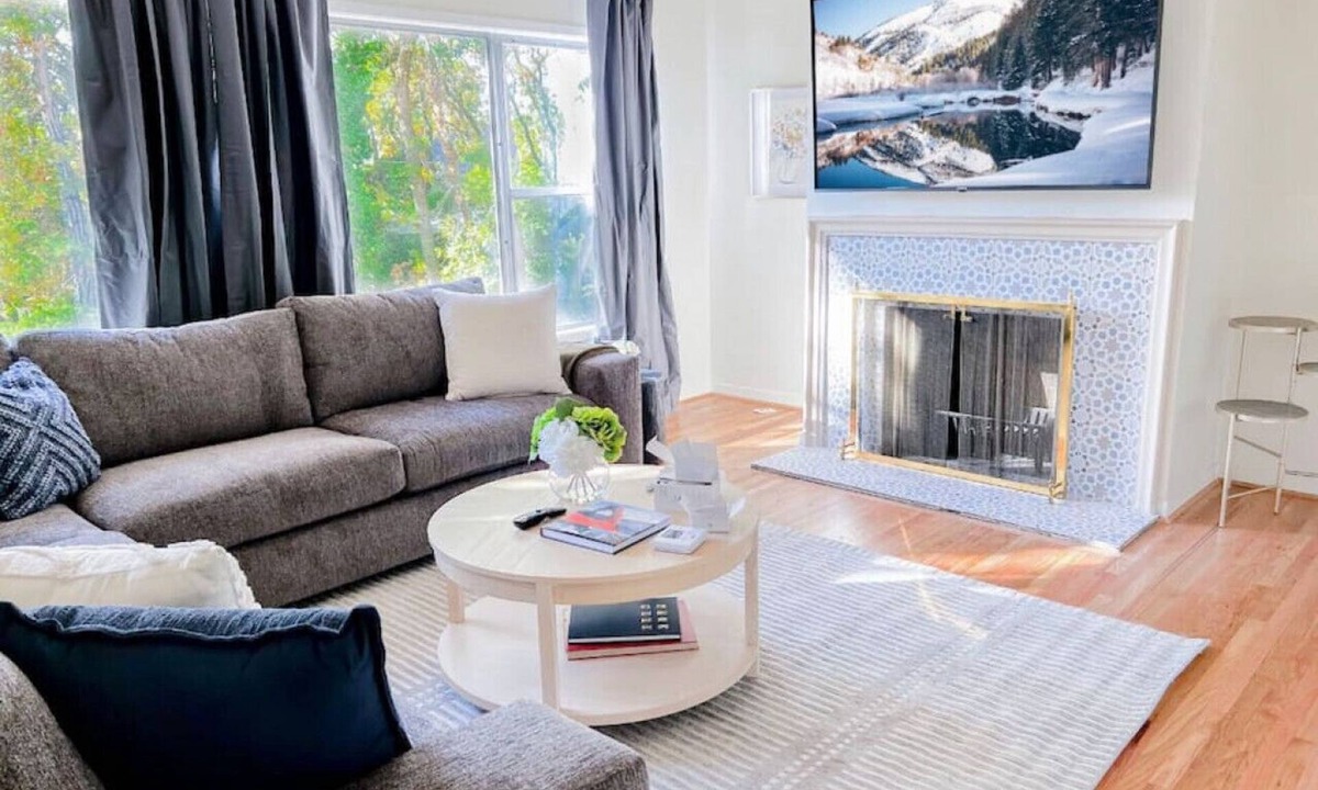 Ogden House | Polk Whole House | Luxury Mountain Escape | Entire House