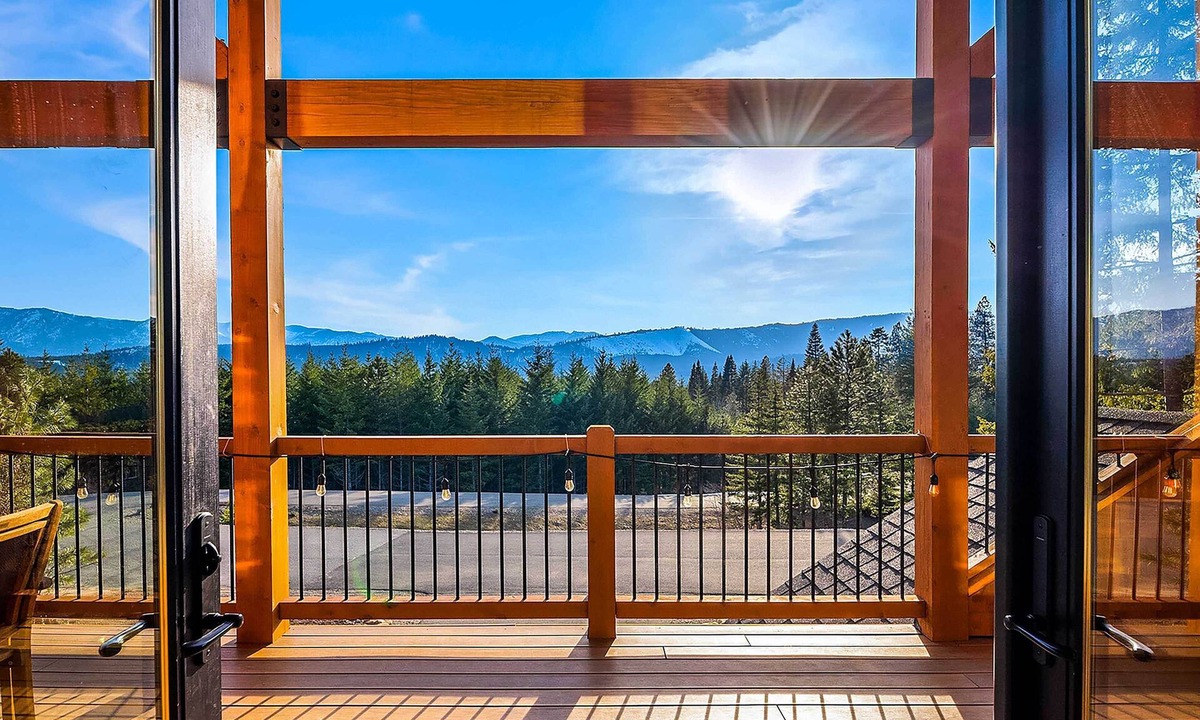 Ronald Cabin | Pool Access: Cle Elum Mtn-View Cabin w/Game Room