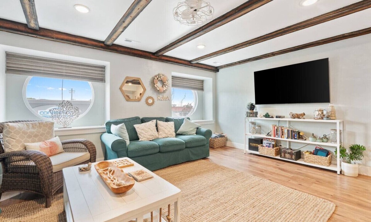 Rexburg Apartment | Port Main | Downtown Nautical Stay by BYU-Idaho