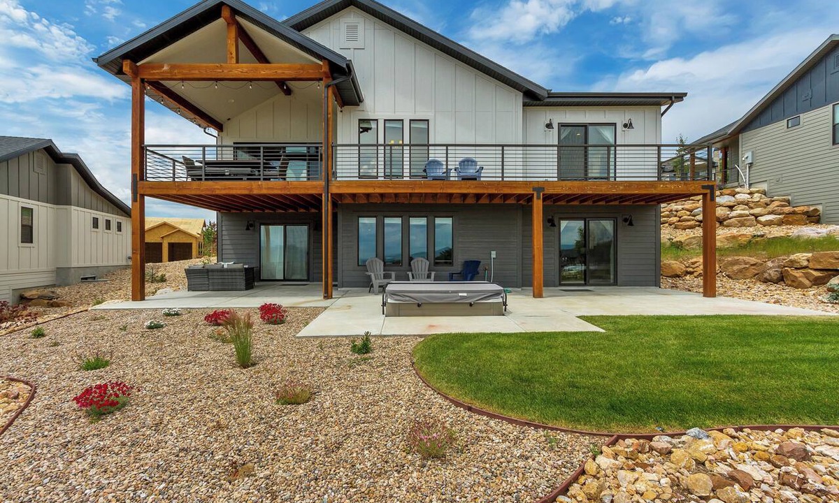 Wolf Creek House | Powder & Pine: 6-bedroom Ski House with Spectacular Mountain and Lake Views