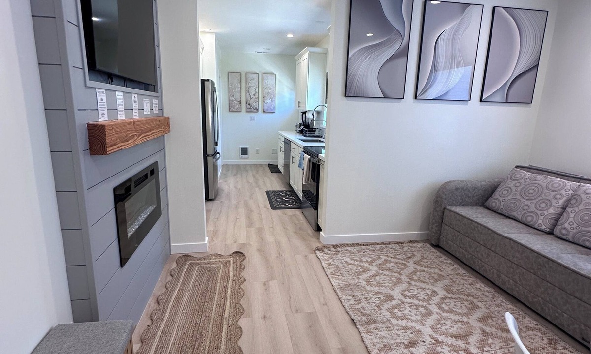 West Woodland House | Prime Location, Whisper-Quiet A/C in Every Room, Pet-Friendly Entire Home