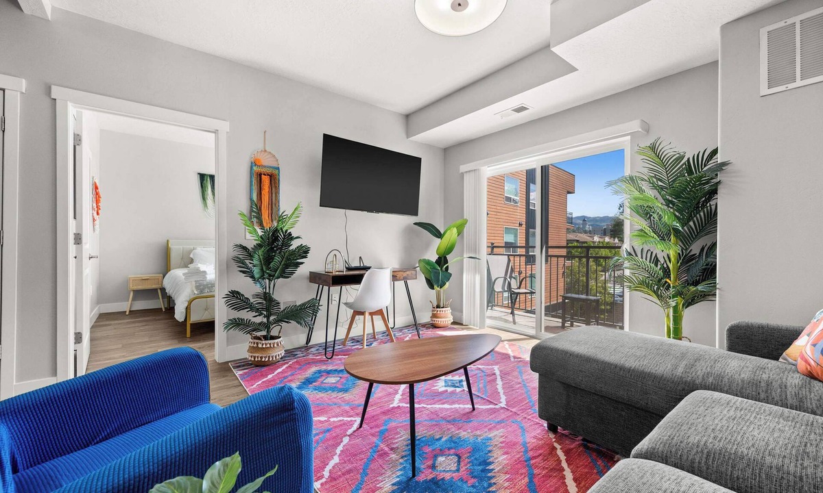 Fairpark Apartment | Prime SLC - Airport - Convention - Hot tub