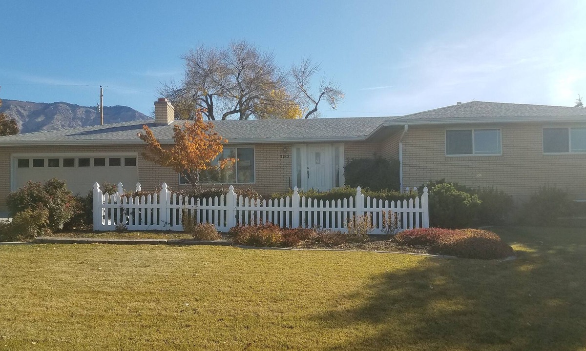 Pleasant View House | Private Basement Apartment In Quiet Neighborhood