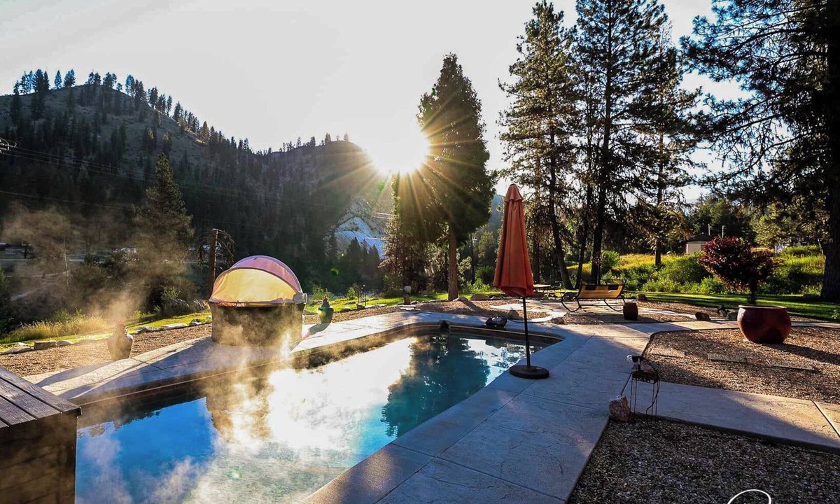 Garden Valley House | Private Hot Spring, Perfect for Couples, No Shared Spaces, 1 Hour North of Boise
