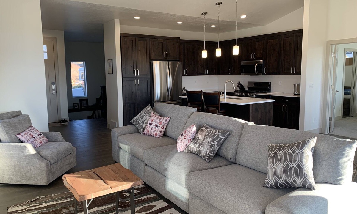 Wolf Creek House | Private Hot tub! Bridges Powder Mountain near Eden new 4 bedroom house