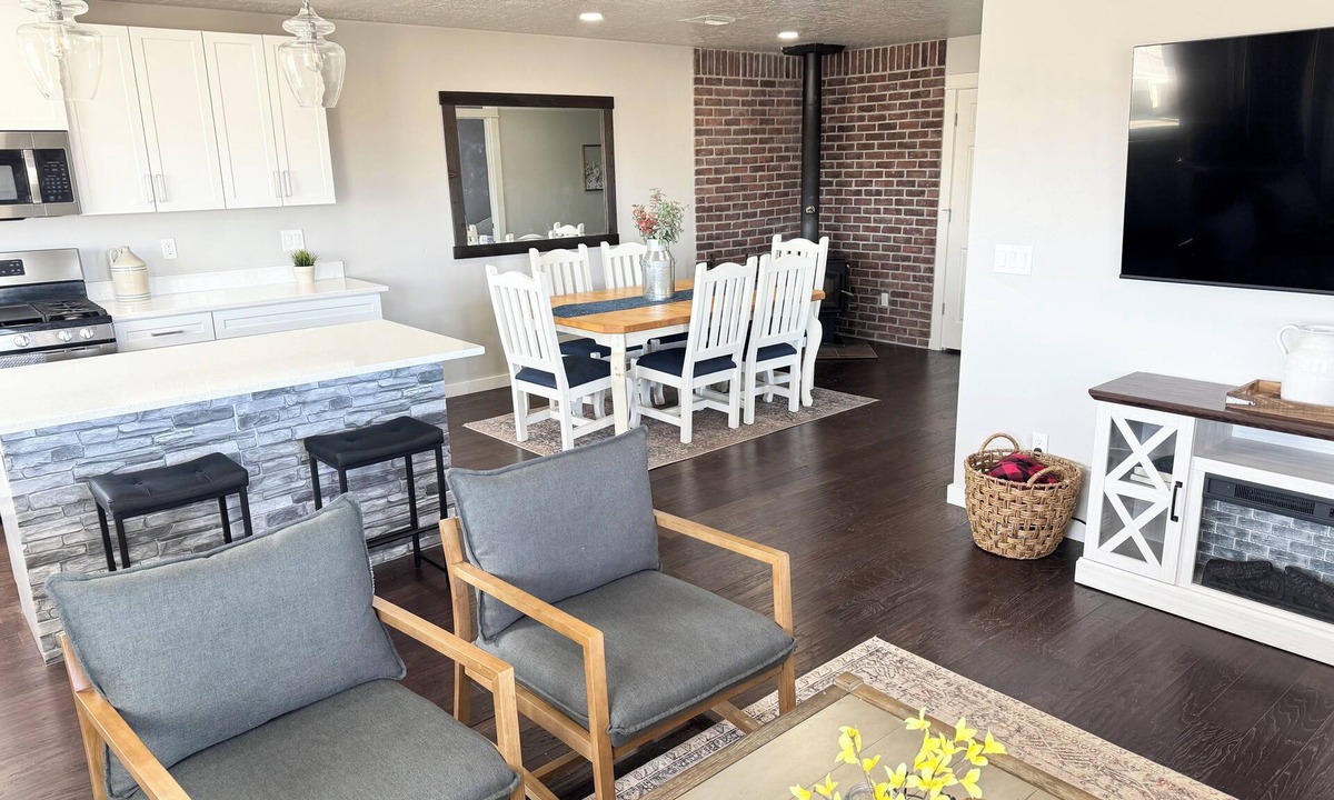 Gem County Apartment | Private Upstairs Apartment with Game Room on 5 Acre Ranch