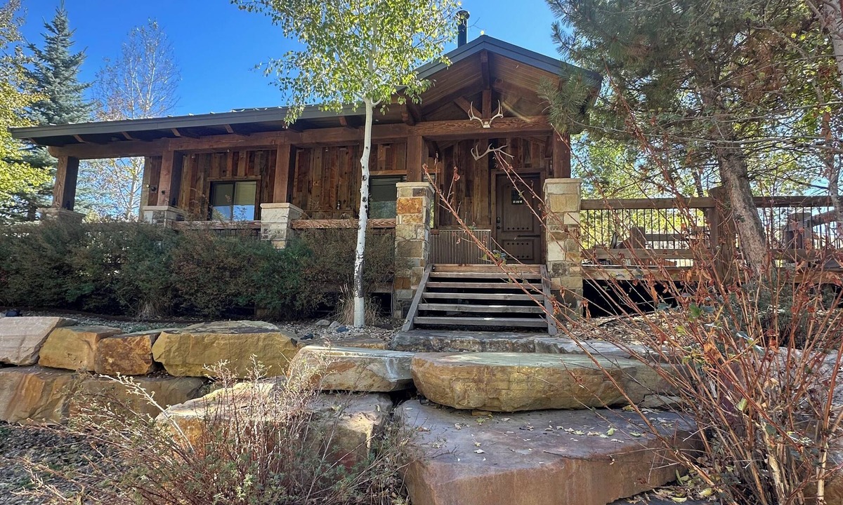 Park City Cabin | Quaint 2-bedroom cabin with AC in Heber City