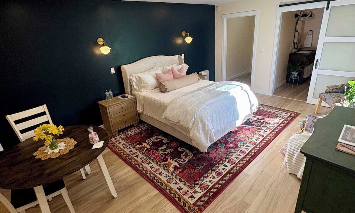 Enumclaw Cottage | Raspberry Cottage Retreat: 5 mins to DT Enumclaw