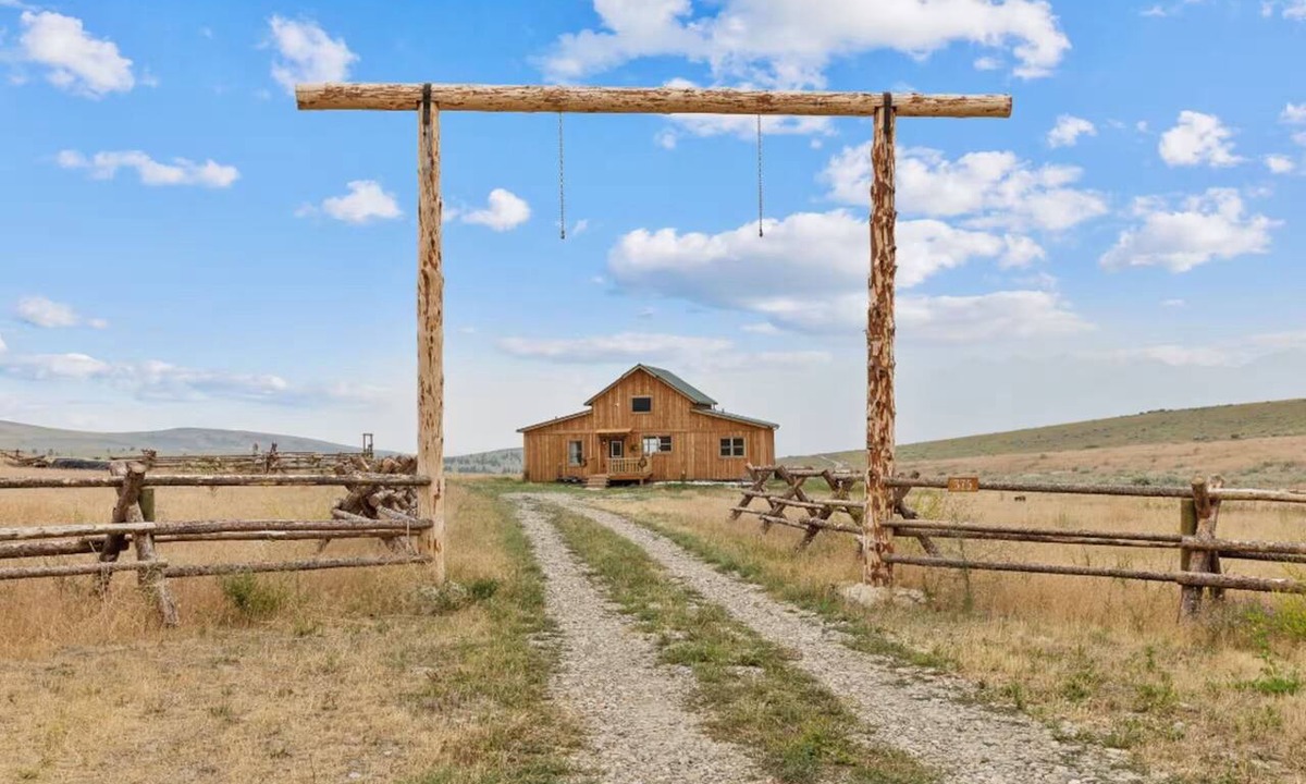 Stevensville Cabin | Red Mountain Ranch with Bitterroot Views in charming Stevensville