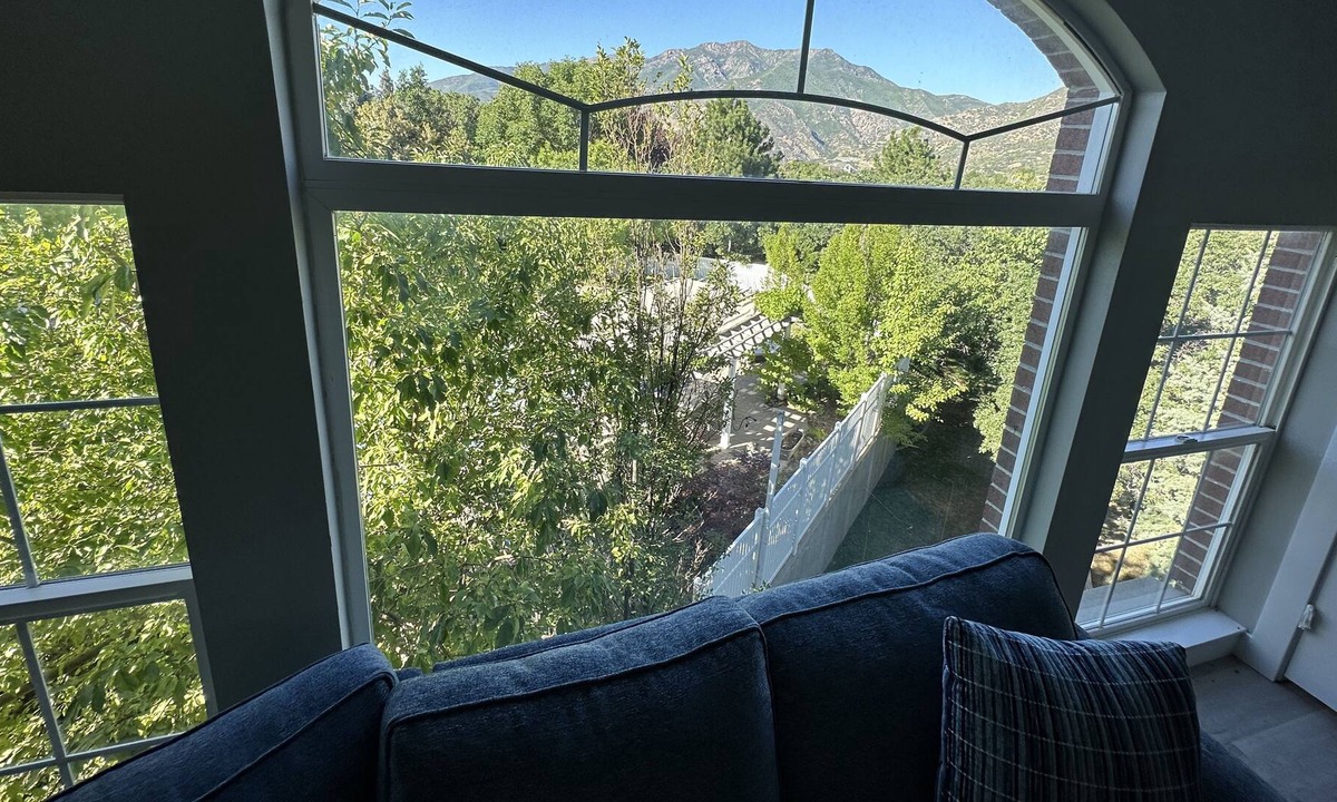 Layton Apartment | Relax and Unwind in a 3BR/2BA Apartment. Pool, Hot Tub, and Gym