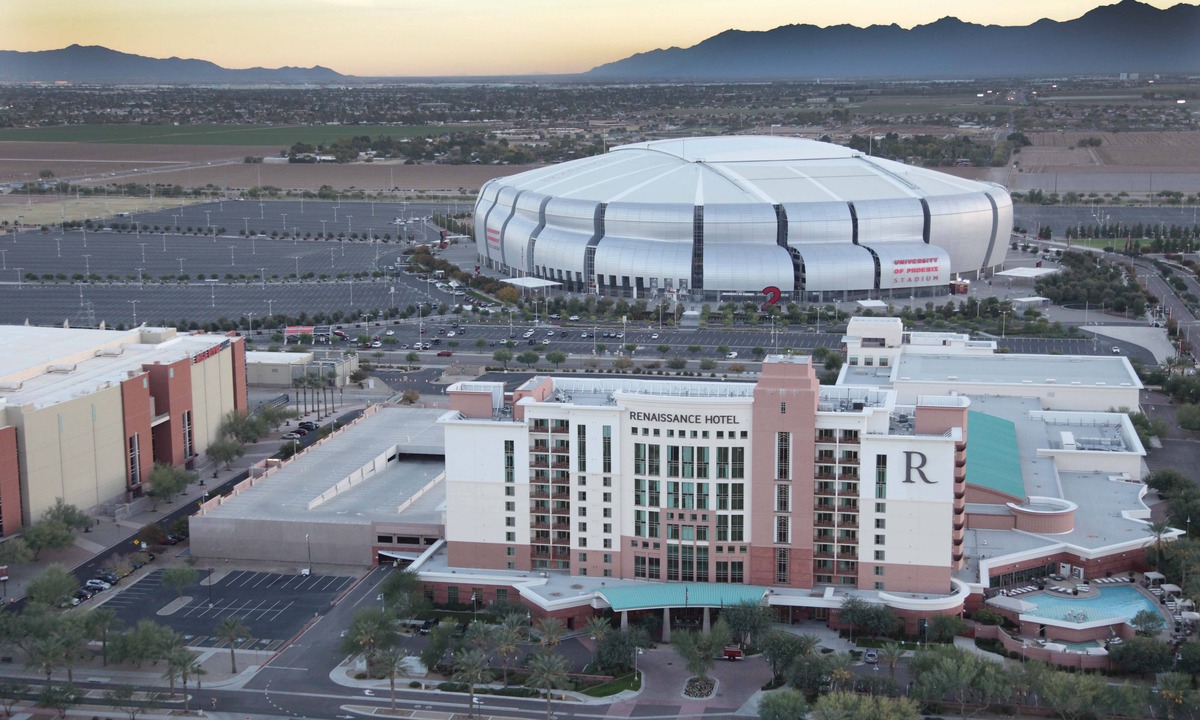 Glendale Sports and Entertainment District Hotel | Renaissance Phoenix Glendale Hotel & Spa